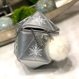 Frozen 2 Hexagon Crossbody Bag
DANIELLE NICOLE